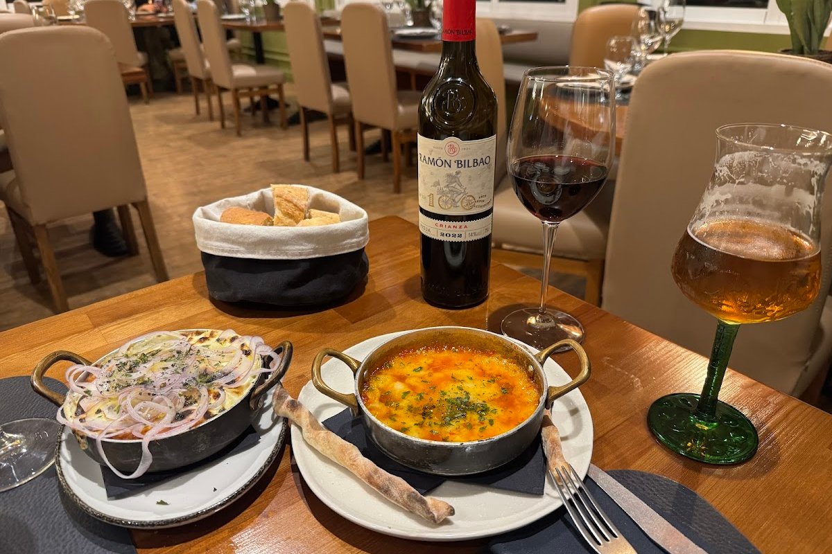 Wine and tapas in Santa Brigida village